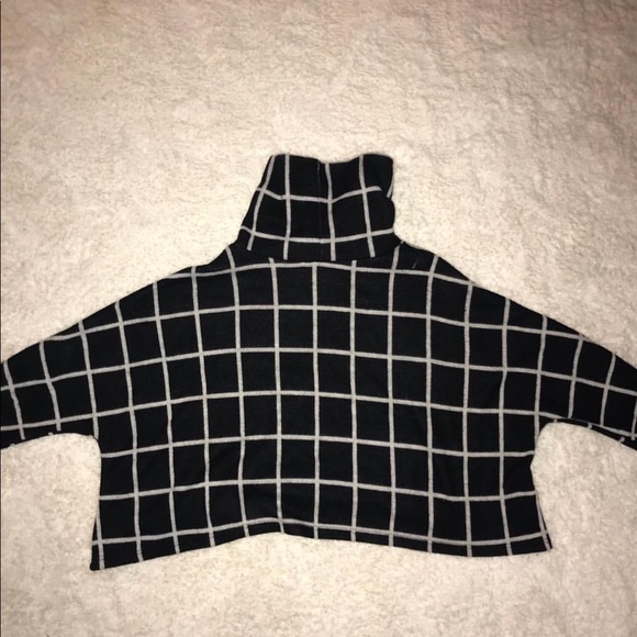 Cropped sweater - Picture 1 of 2